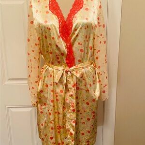 Secret Treasures Cream Polka Dot Robe